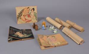 Samling orientalsk erotica, billeder, figurer, snuff bottles 13