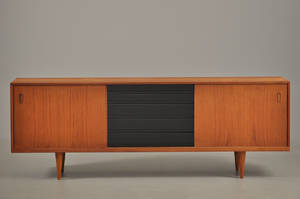 Dansk møbelproducent. Lav skænk af teaktræ, 1960erne