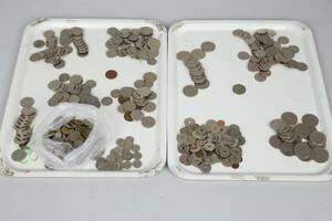 BRICKOR, 2 st med mynt bl.a. England, Norge, Danmark