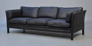 Mogens Hansen. Tre-personers sofa i sort læder