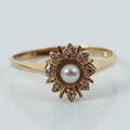 RING, Guld 18k, 2.1g inkl. diamanter och pärla