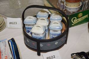 Korg och kryddburkar