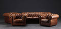 Chesterfield sofa samt tre hvilestole, læder 4