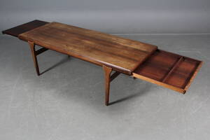 Johannes Andersen, tilskrevet. Sofabord af palisander.  