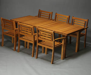 Spisebord med seks stole