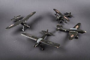 Det Danske Flyvevåben. Samling modeller for flykending 4