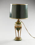 Bordslampa i empirestil