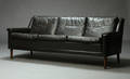 Dansk møbelproducent. Tre-pers. sofa