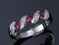 Ring med brillanter og rubiner i 14 kt. hvidguld 
