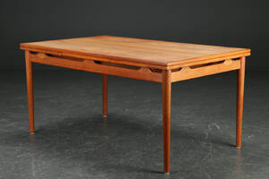 Spisebord med udtræk, dansk møbelpropducent