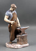 Bing  Grøndahl. Figur  Smeden. af porcelæn
