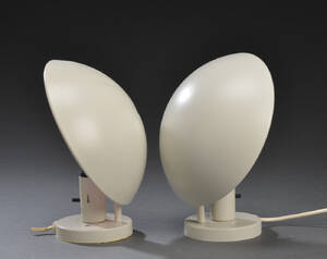 Poul Henningsen for Louis Poulsen. To PH-hatte væglamper 2
