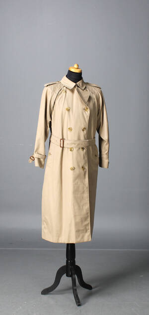 Burberry trenchcoat, stl 44 Denna vara har satts till omförsäljning under nytt varunummer4160152