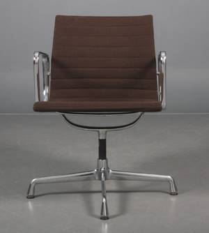 Charles Eames Armstol, model EA108 hopsak brunt.