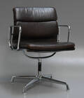 Charles Eames. Soft Pad armstol, Model EA-207