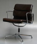 Charles Eames. Soft Pad armstol, Model EA-207