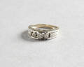 Ring i 18 k vitguld diamanter