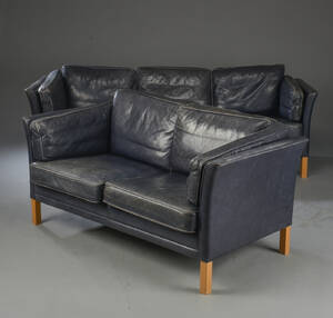 Mogens Hansen. Tre-pers samt to-pers sofa 2