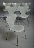 Arne Jacobsen 1902 - 1971. Sæt på seks stole, Syveren model 3107 6