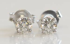 Par brillantørestikker, ca. 0.40 ct. 2