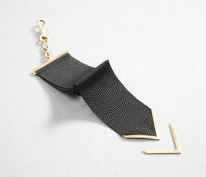 Chatelaine rips 18 k guld