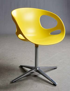 Hiromichi Konno for Fritz Hansen. Rin stol Denne vare er sat til omsalg under nyt varenummer 4521638