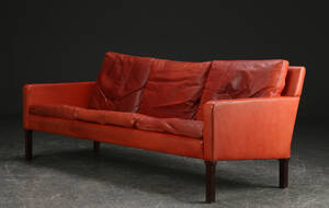 Tre-personers sofa, cognacfarvet læder, dansk møbelproducent  Denne vare er sat til omsalg under nyt varenummer 4505397