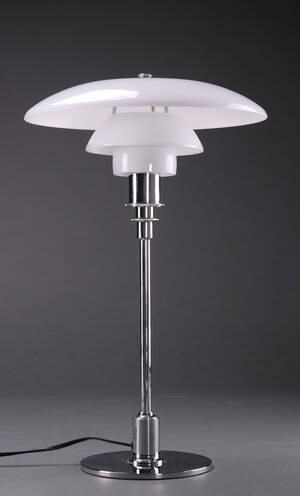 Poul Henningsen. PH 32 bordlampe Denne vare er sat til omsalg under nyt varenummer 4517199