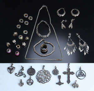 Samling smykker af sterlingsølv og sølv, ca. 150 g