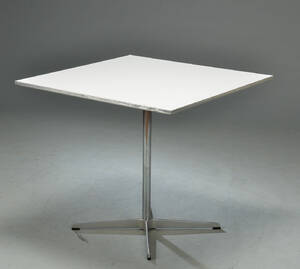 Piet HeinBruno MathssonArne Jacobsen. Kvadratisk bord, hvid laminat og metal