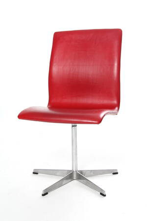 Arne Jacobsen. Oxford kontorstol. Rød læder. 