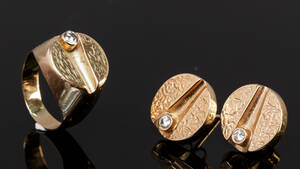 Ring og ørestikkere med brillanter ialt 9,2 gr. 3