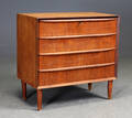 Dansk møbelproducent. Kommode af teak, 1960erne