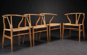 Hans J. Wegner. Fire Y- stole med stel af patineret egetræ 4