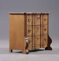 Kommode af egetræ. Barokform 1900-talls