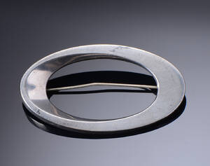 Hans Hansen. Oval broche af sterlingsølv 