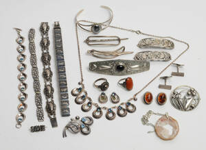 Samling vintagesmykker af sølv