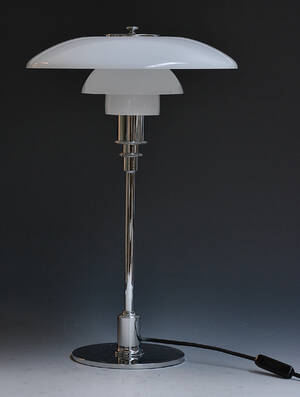 Poul Henningsen. PH 32 bordlampe 
