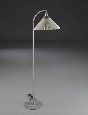 Flemming Agger. Le Klint, model 368, gulvlampe standerlampe af lakeret metal,