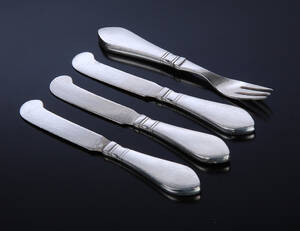 Georg Jensen. Antik serveringsdele af sterlingsølv 4