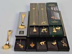 Georg Jensen, lyseholdere samt årsskeer 11