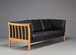 Stouby. Tre-personers sofa af læder og bøg