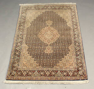 Persisk Tabriz tæppe, 162 x 103 cm. 
