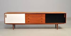 Dansk Møbelproducent. Lav skænk i teak 1950erne