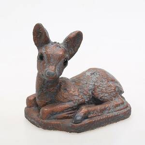 TRÄDGÅRDSFIGUR. Rådjur, bronserat i sten.