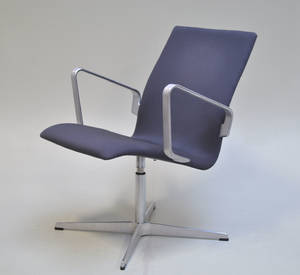 Arne Jacobsen 1902-1971. Oxford lounge stol, model 3241