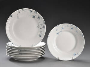 Royal Copenhagen. Elements, Otte store middagsttallerkener Ø. 30 cm samt skål 9