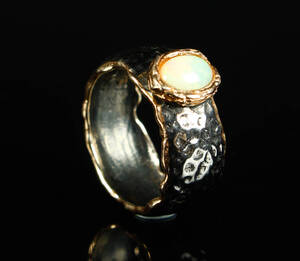 Ring af sterlingsølv med opal