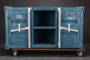 Reolskab. Industrielt design