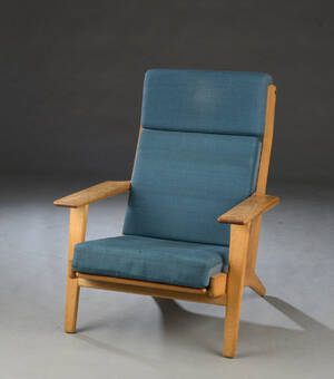 Hans J. Wegner. Lænestol model GE290A